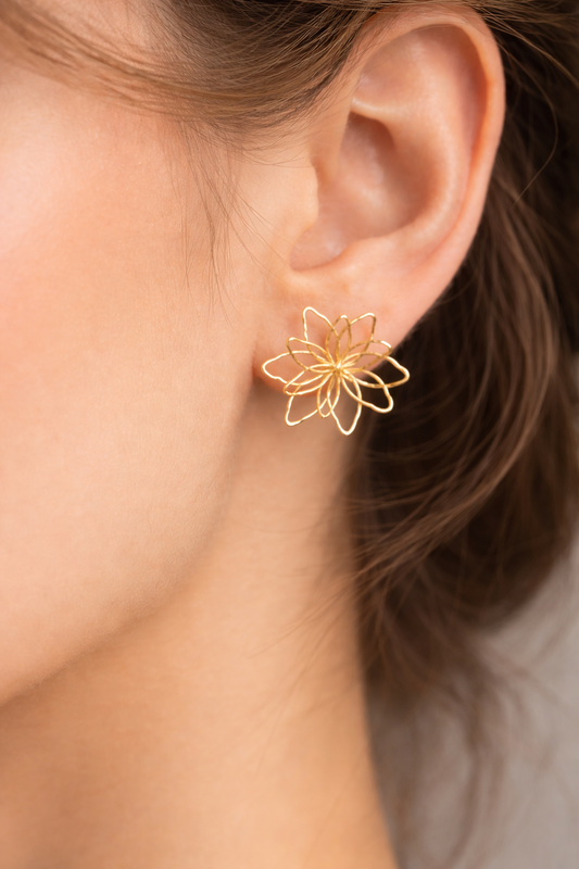 Solene Petal – Gold Outline Studs