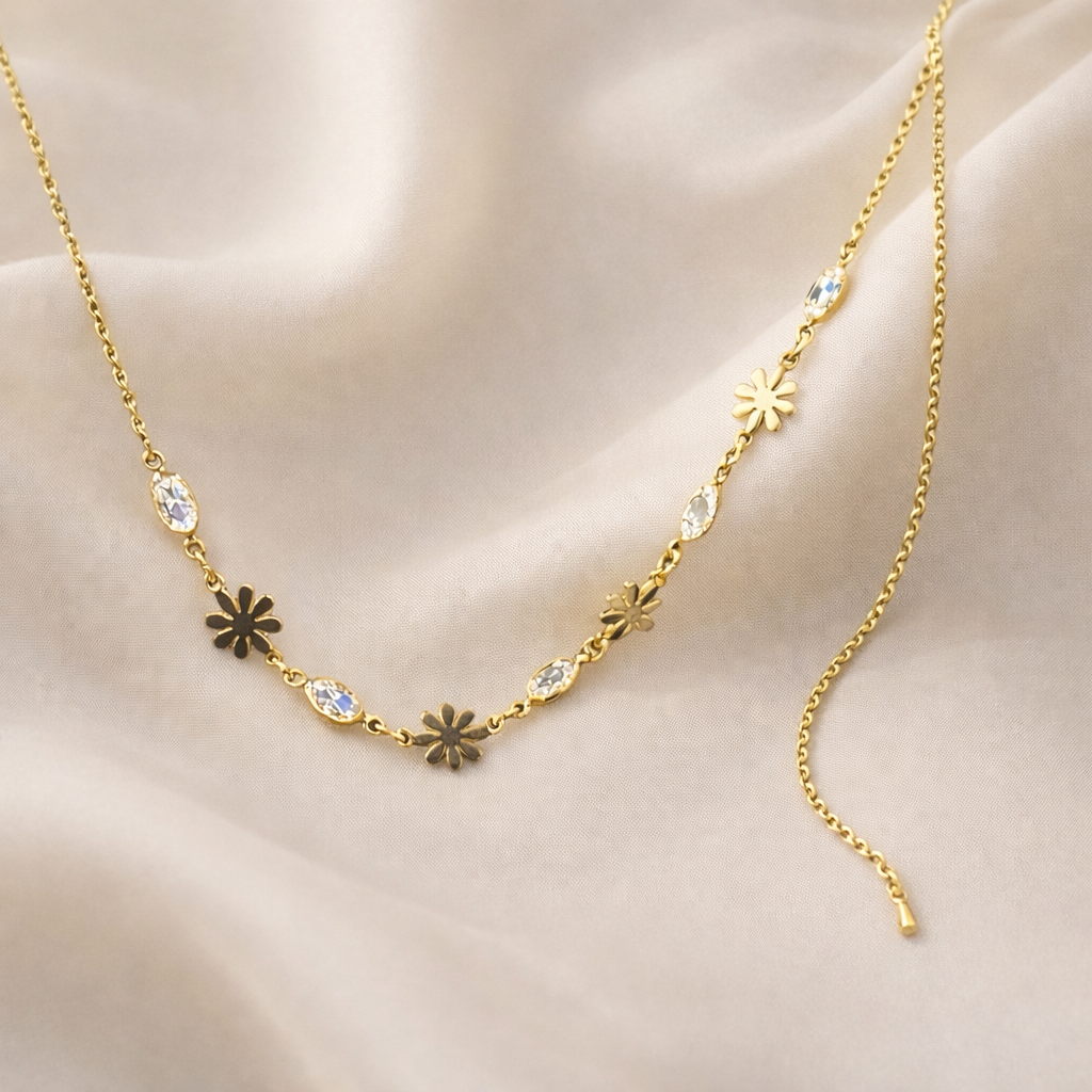 Virelle Meadow – Crystal Flower Necklace