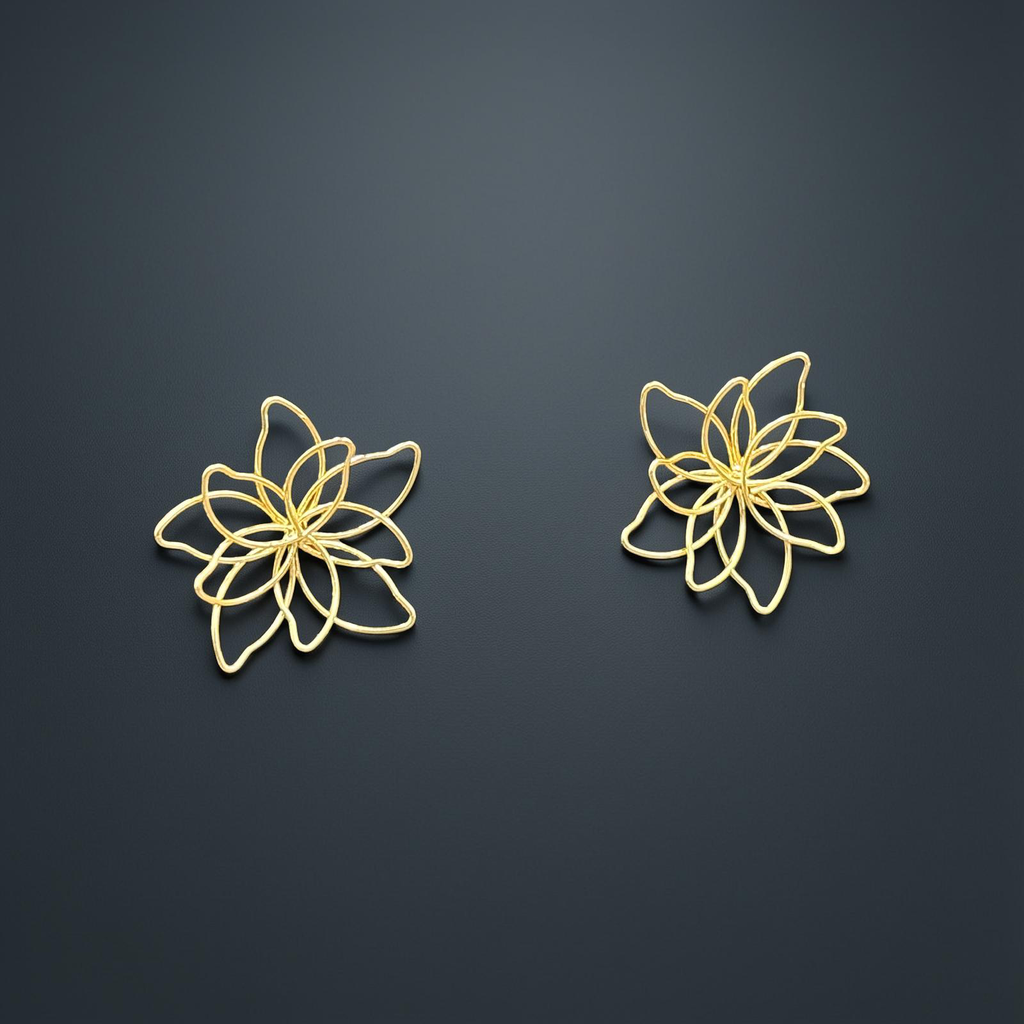 Solene Petal – Gold Outline Studs