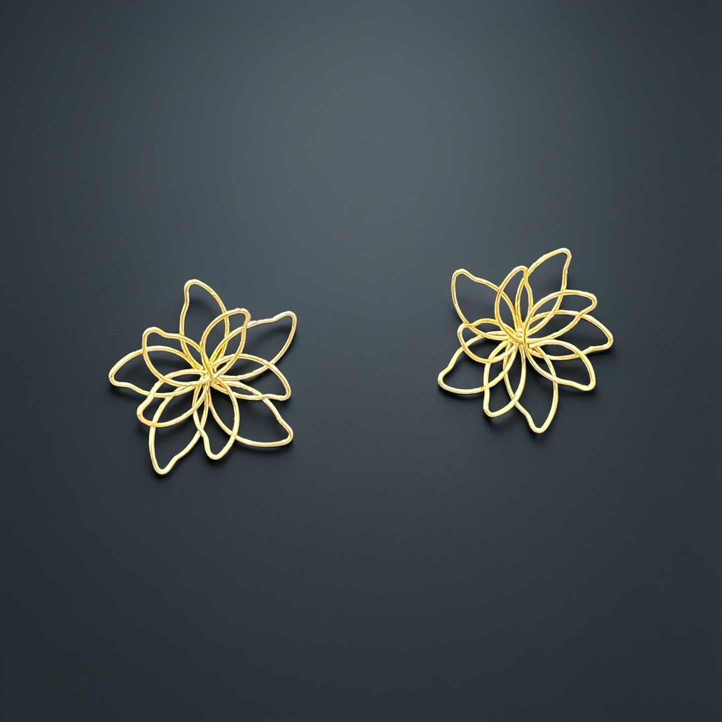 Solene Petal – Gold Outline Studs